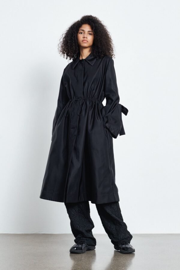 Azura Canvas Coat Black