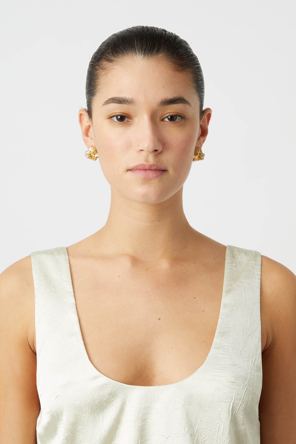 C_M-CAMILLA-AND-MARC-frankie-gold-crystal-earrings-3_f441c3fe-7fbf-4f3e-bd71-936e28d47088 C_M-CAMILLA-AND-MARC-frankie-gold-crystal-earrings-3_f441c3fe-7fbf-4f3e-bd71-936e28d47088